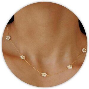 White Daisy Necklace | Floral Pendant with Meaningful Symbolism.